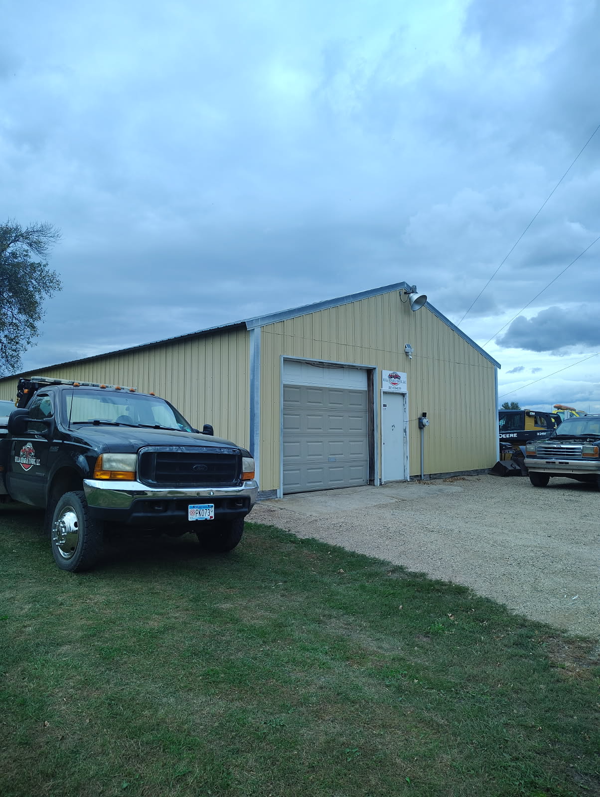 Kulla Repair & Towing LLC logo